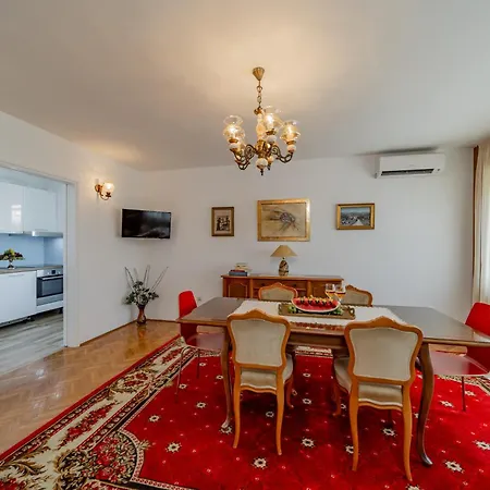 Croatia With With Jacuzzi Apartment Trogir